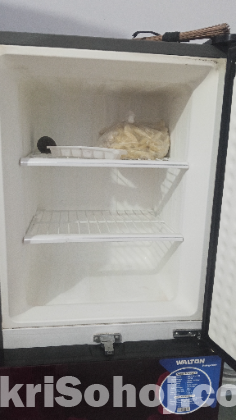 Walton refrigerator
